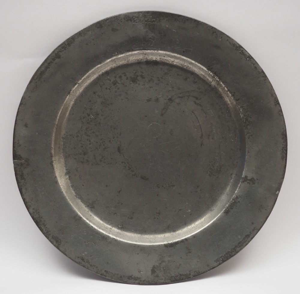ANTIQUE ENGLISH PEWTER 9in PLAIN RIM PLATE BY JOHN OSBORN II, 1785. 