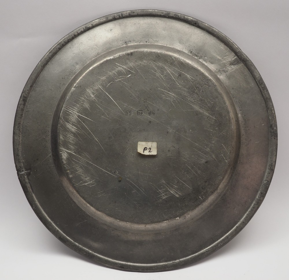 ANTIQUE ENGLISH PEWTER 9in PLAIN RIM PLATE BY JOHN OSBORN II, 1785.  View II