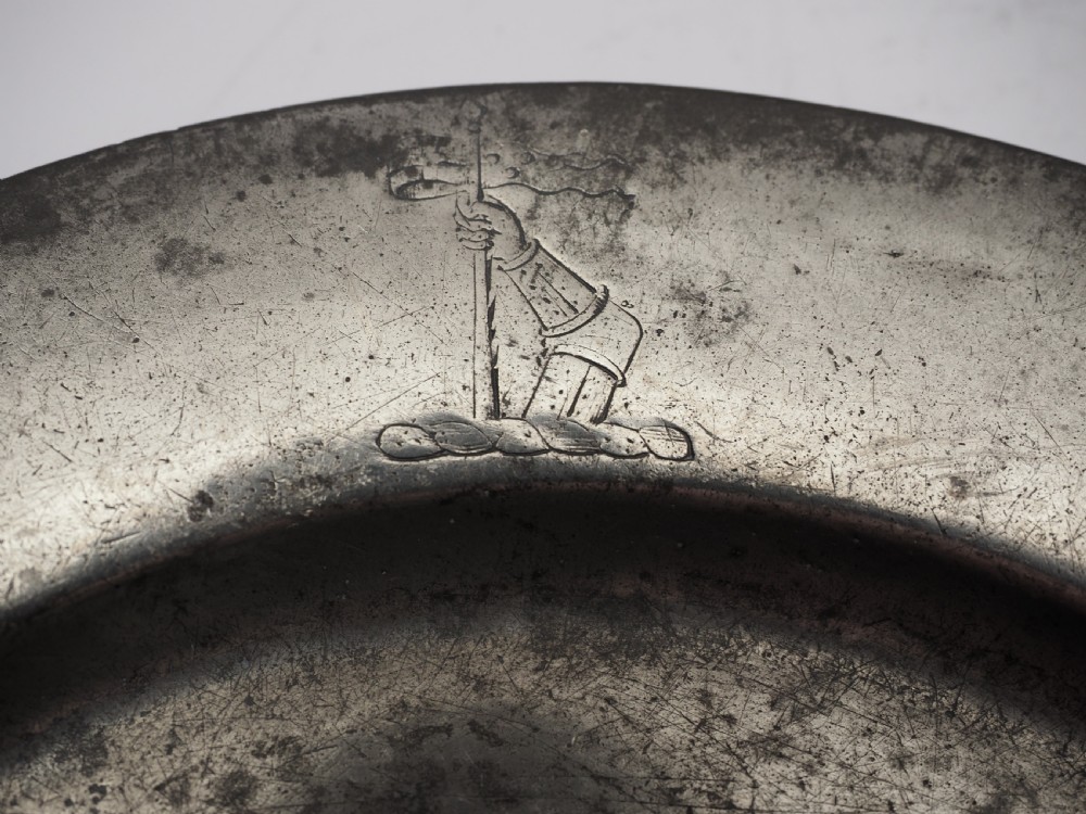 ANTIQUE ENGLISH PEWTER 9in PLAIN RIM PLATE BY JOHN OSBORN II, 1785.  View III