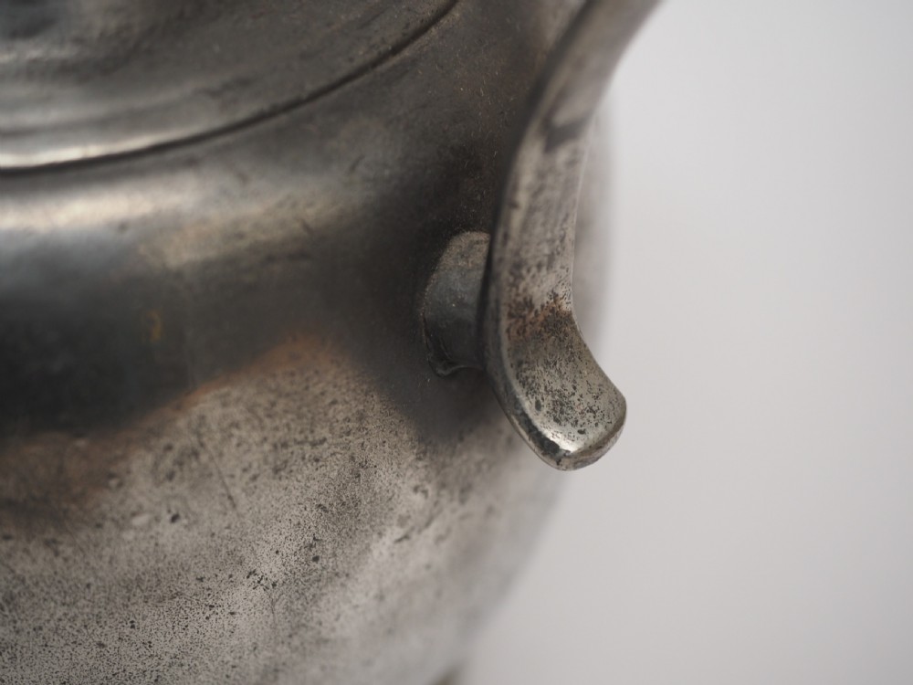 ANTIQUE DUTCH PEWTER ANGEL FLAGON, MAASTRICHT, CIRCA 1720. View XVIII