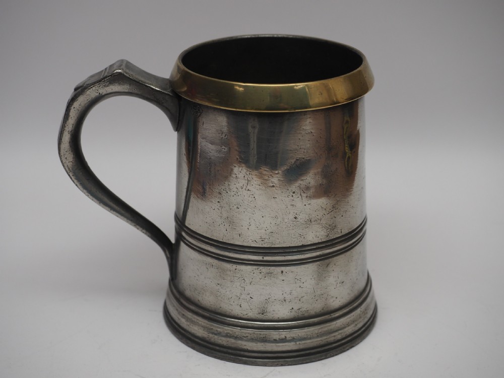 ANTIQUE ENGLISH PEWTER BRASS RIM QUART MEASURE BY GEORGE GRIMES, 1855 - 1887. View III