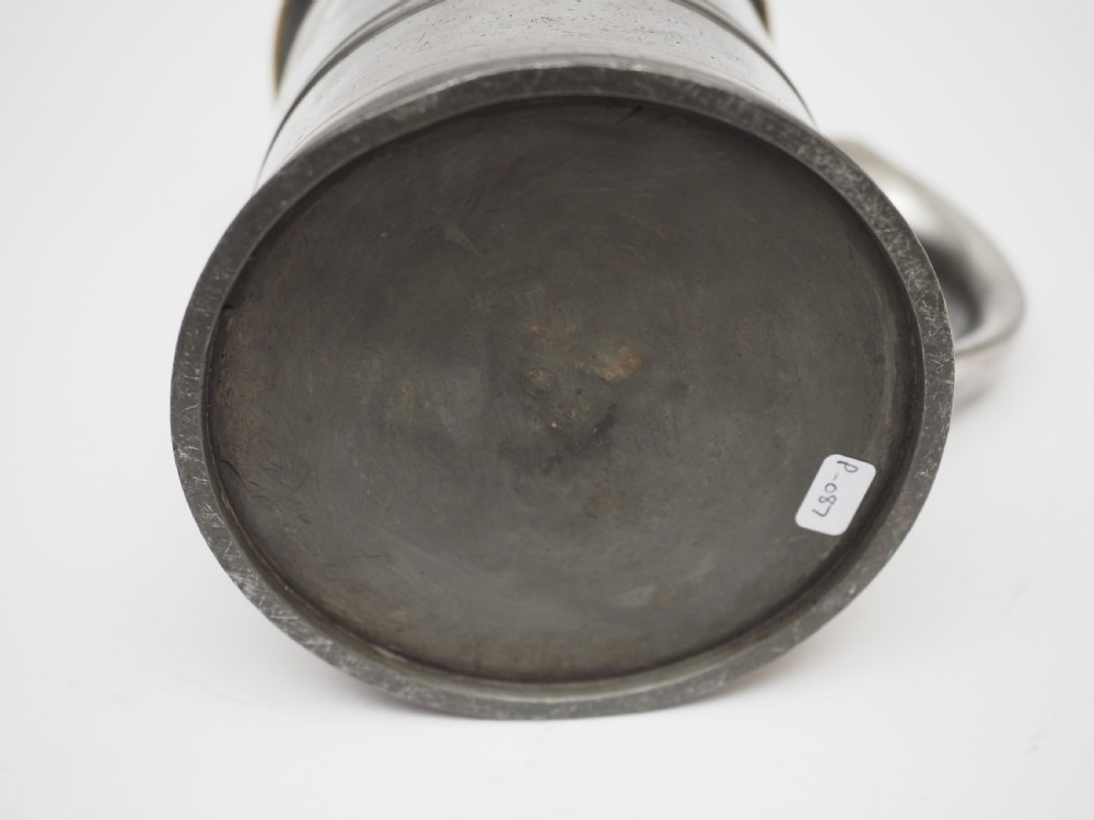 ANTIQUE ENGLISH PEWTER BRASS RIM QUART MEASURE BY GEORGE GRIMES, 1855 - 1887. View VII