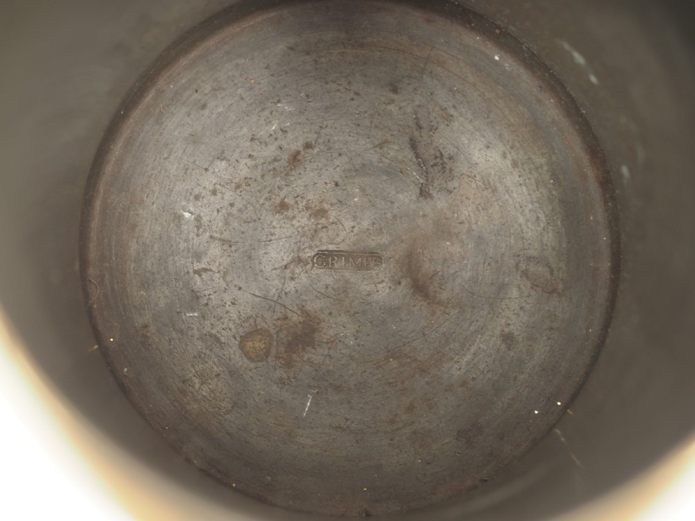 ANTIQUE ENGLISH PEWTER BRASS RIM QUART MEASURE BY GEORGE GRIMES, 1855 - 1887. View VIII