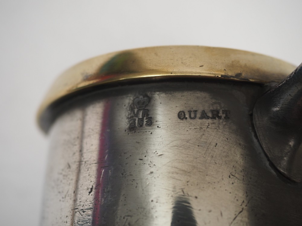 ANTIQUE ENGLISH PEWTER BRASS RIM QUART MEASURE BY GEORGE GRIMES, 1855 - 1887. View X