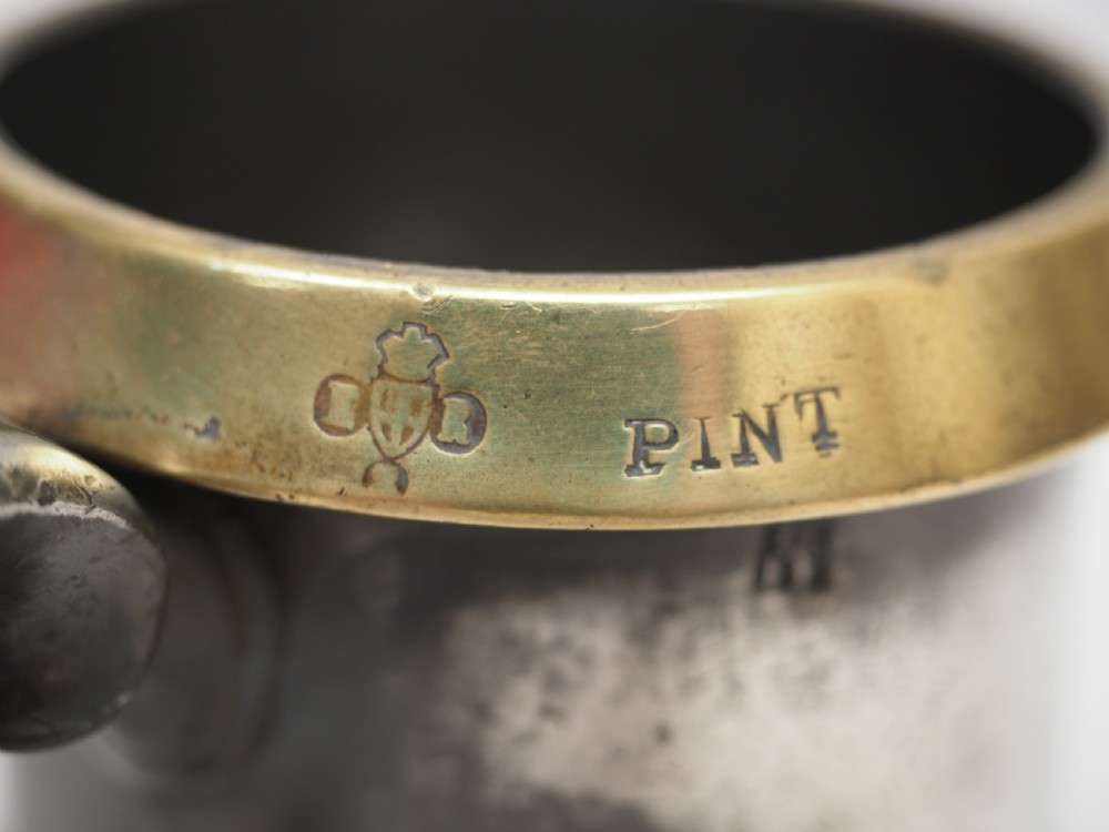 ANTIQUE ENGLISH PEWTER 1 PINT BRASS RIM MEASURE, W R LOFTUS, CIRCA 1900. View VIII