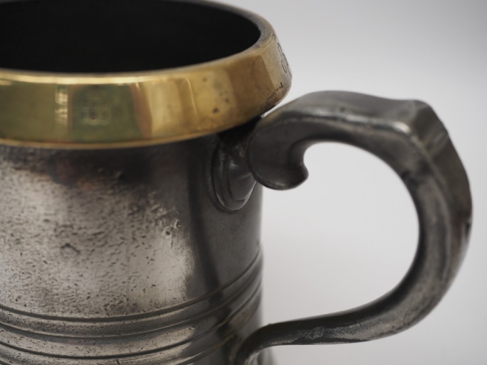 ANTIQUE ENGLISH PEWTER 1 PINT BRASS RIM MEASURE, W R LOFTUS, CIRCA 1900. View X