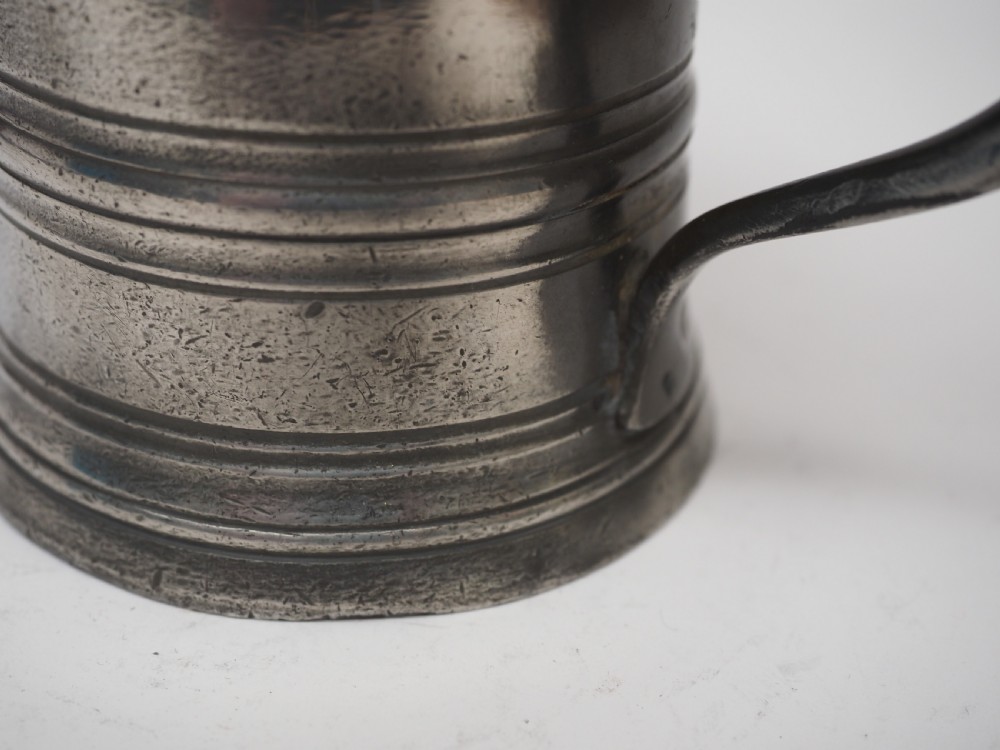 ANTIQUE ENGLISH PEWTER 1 PINT BRASS RIM MEASURE, W R LOFTUS, CIRCA 1900. View XI