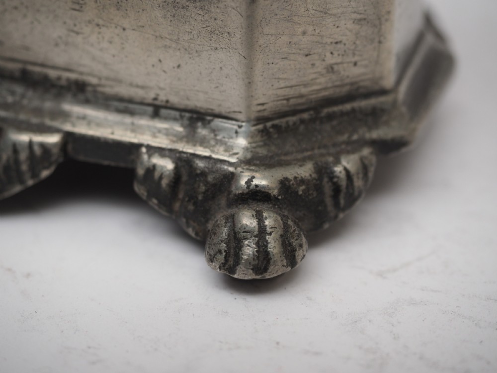 ANTIQUE ENGLISH PEWTER OCTAGONAL TOBACCO JAR, CIRCA 1780. View VI