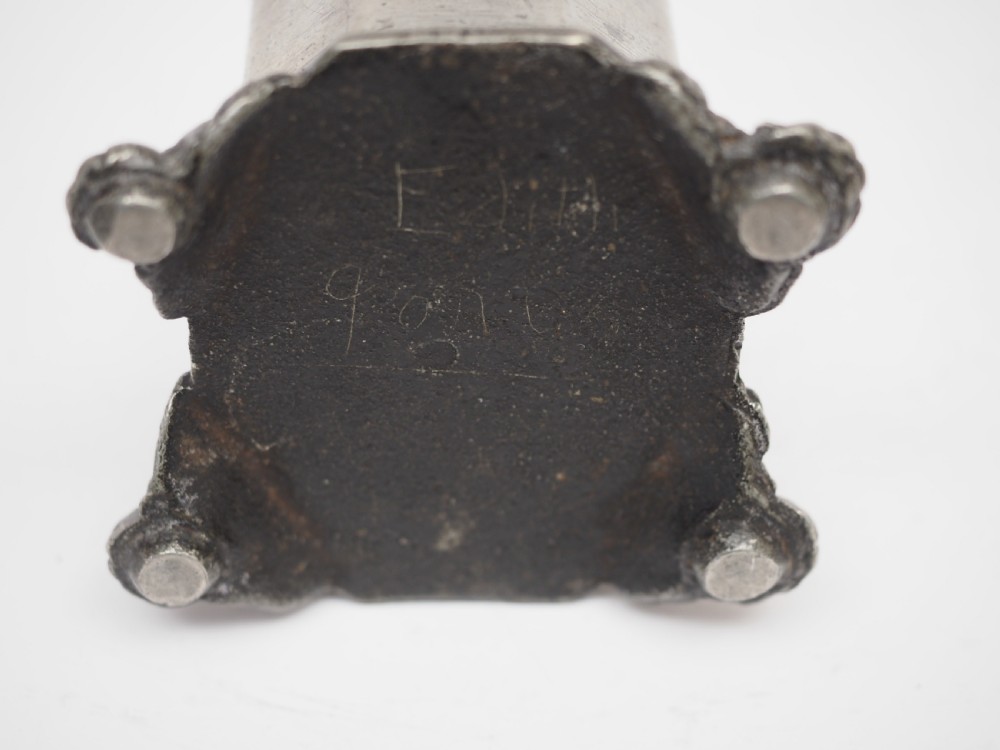 ANTIQUE ENGLISH PEWTER OCTAGONAL TOBACCO JAR, CIRCA 1780. View X