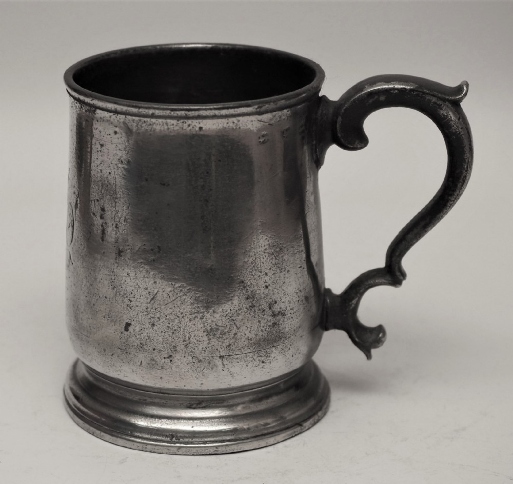 ANTIQUE ENGLISH PEWTER 1 PINT TAVERN MUG BY M ALDERSON, 1821-1832.