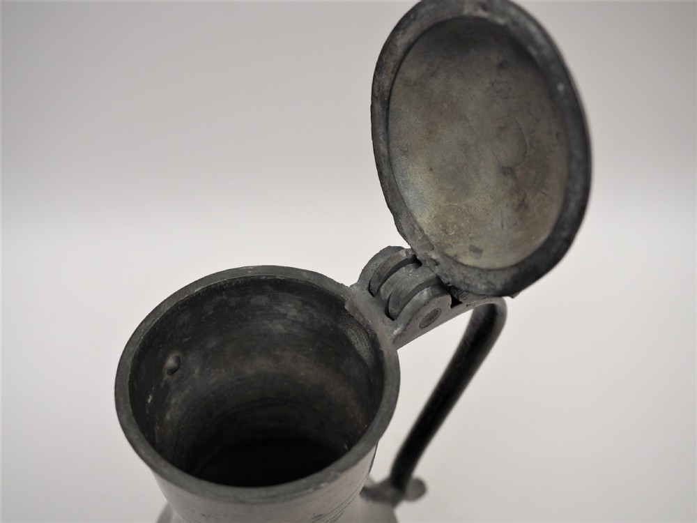 ANTIQUE SCOTTISH PEWTER CRESTED TAPPIT HEN, CHOPIN CAPACITY, CIRCA 1780. View V
