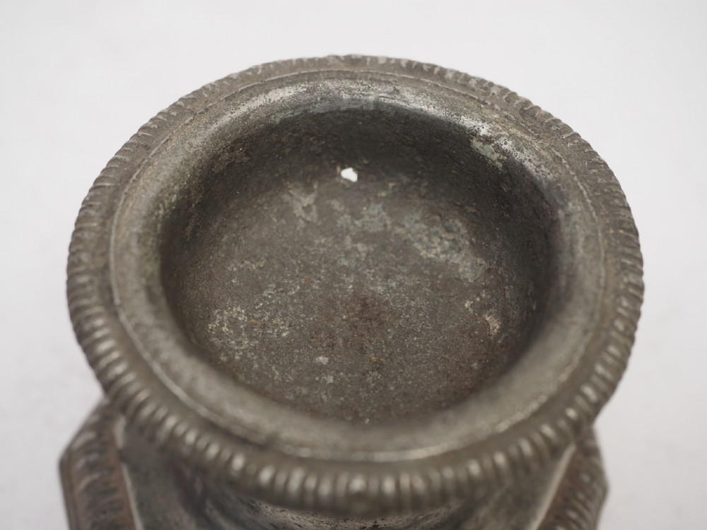ANTIQUE OCTAGONAL TABLE SALT, PROBABLY FRENCH, CIRCA 1720. View IV