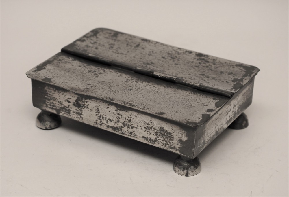 ANTIQUE ENGLISH PEWTER TREASURY INKSTAND, CIRCA 1740. View VI