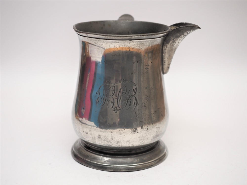 ANTIQUE ENGLISH PEWTER 1 QUART SPOUTED MEASURE, J EDWARDS II, 1861-83. View IV