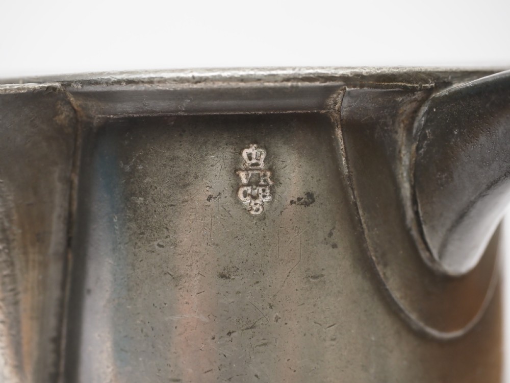 ANTIQUE ENGLISH PEWTER 1 QUART SPOUTED MEASURE, THOMAS PHILLIPS, 1795 - 1849. View XI
