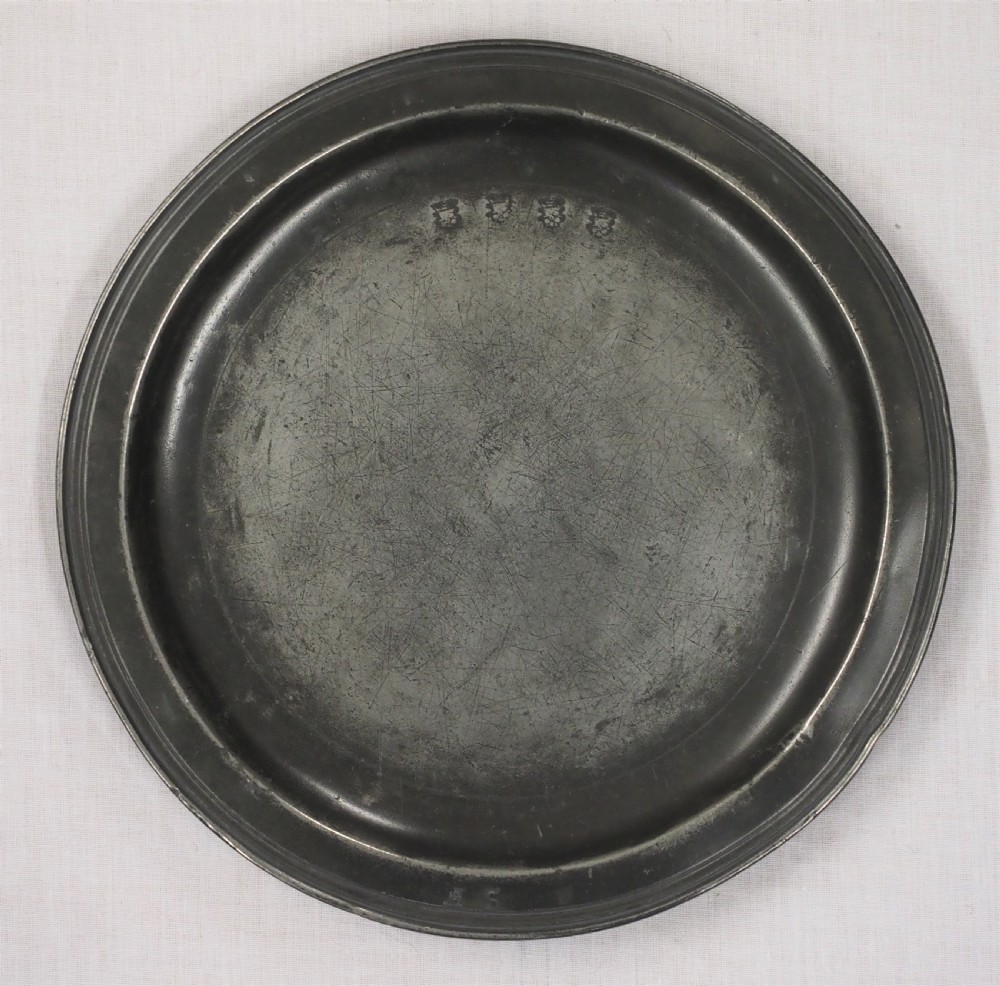 ENGLISH PEWTER 17th CENTURY NARROW RIM 8in PLATE, VERY WELL MARKED, CIRCA 1680.