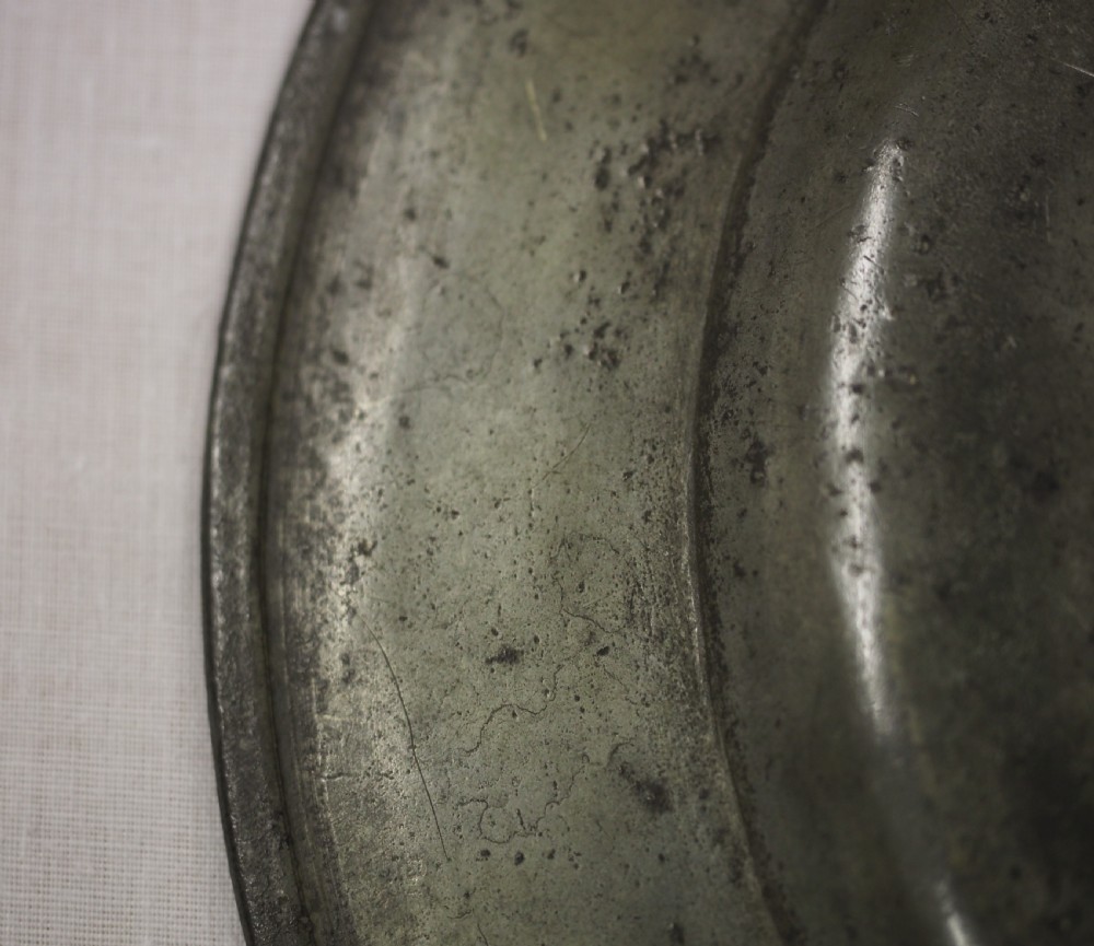 A CHARLES II TRIPLE REEDED PEWTER PLATE BY CHRISTOPHER CLARKE, LONDON CIRCA 1680. View VIII