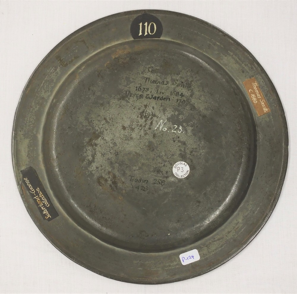 CHARLES II PEWTER TRIPLE REEDED HAMMERED PLATE BY THOMAS SMITH, CIRCA 1680. View II