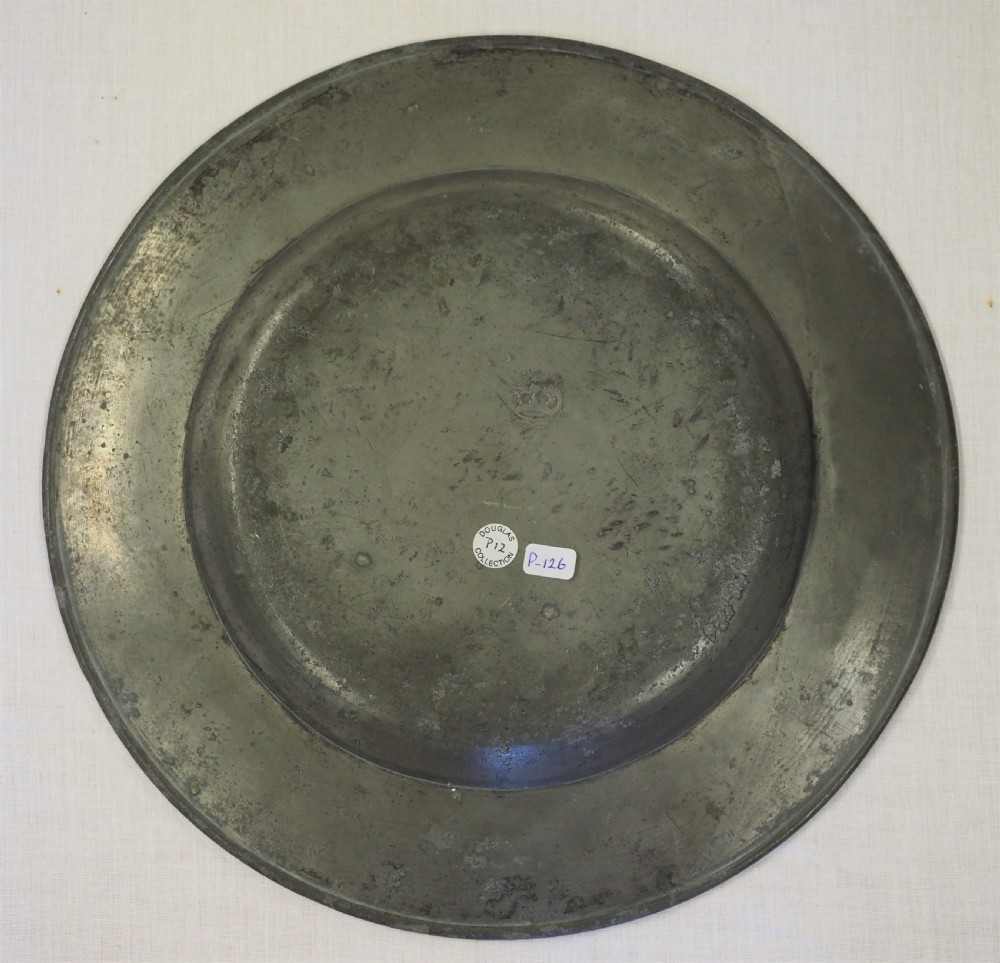 QUEEN ANNE PEWTER TRIPLE REEDED SEMI-BROAD RIM PLATE BY EDMUND EMBRIS, CIRCA 1710. View II