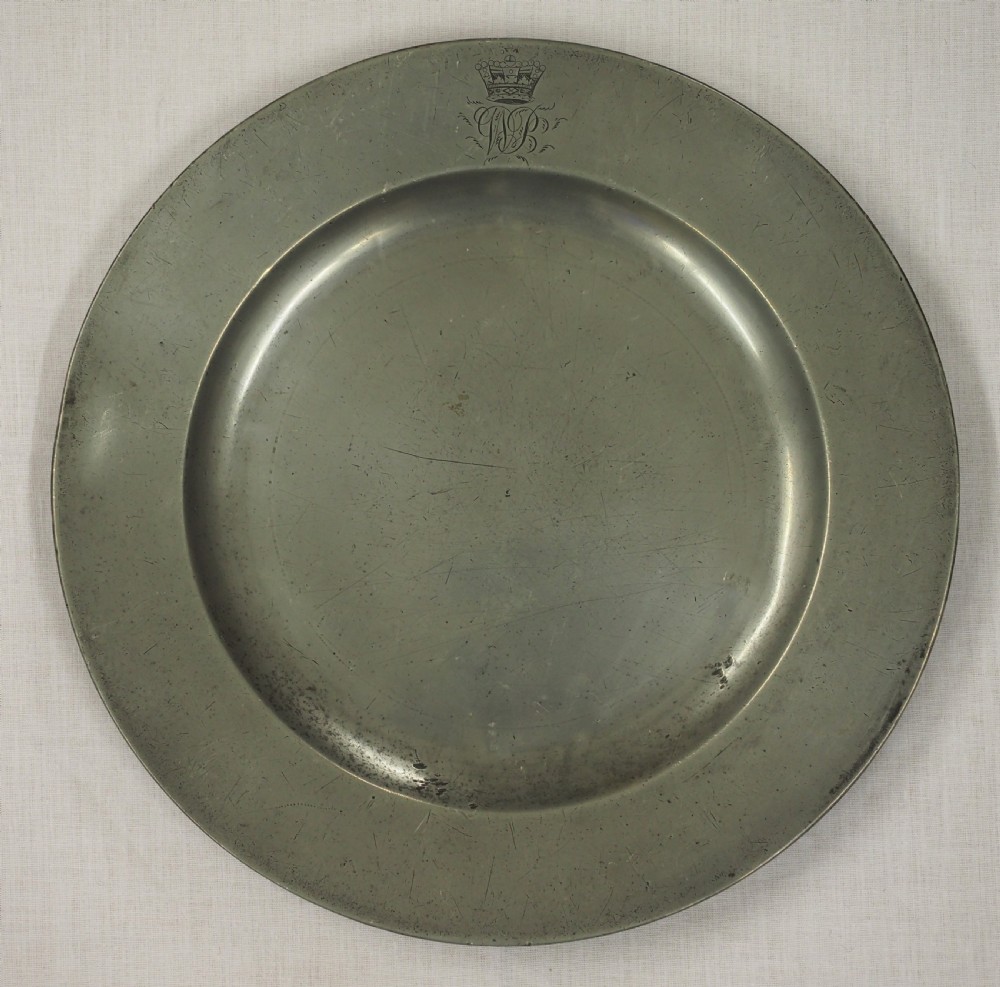 GEORGE IV PEWTER PLAIN RIM PLATE WITH ROYAL CONNECTION, BY ALDERSON CIRCA 1820.