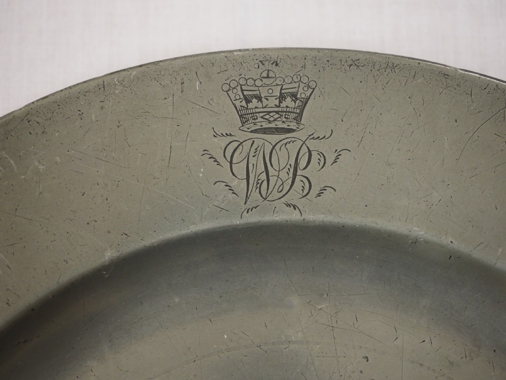 GEORGE IV PEWTER PLAIN RIM PLATE WITH ROYAL CONNECTION, BY ALDERSON CIRCA 1820. View III