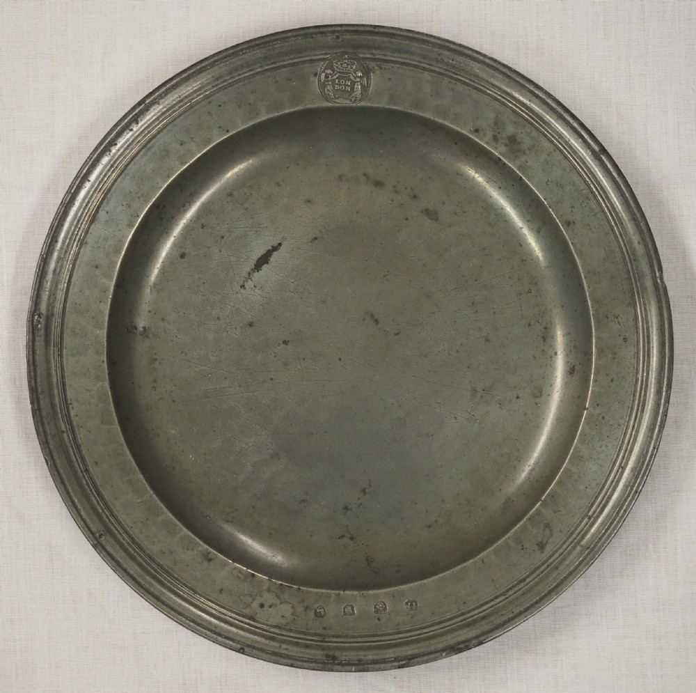 WILLIAM & MARY TRIPLE REEDED PLATE, HAMMERED ALL OVER, THOMAS POWELL CIRCA 1690.