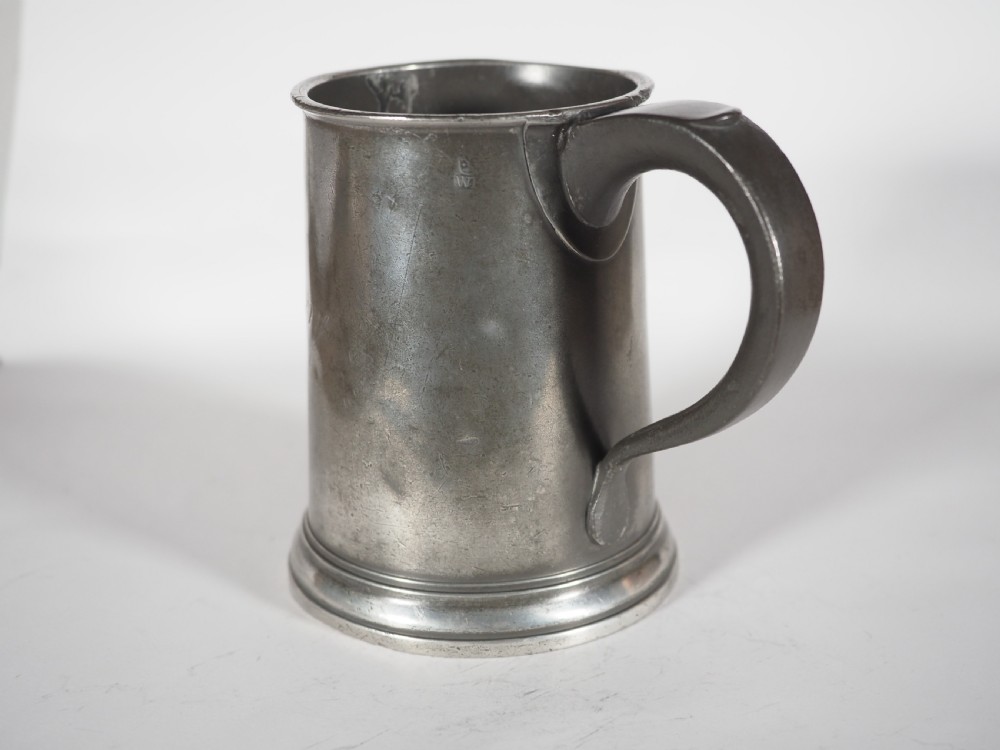 ANTIQUE ENGLISH PEWTER 1 QUART MEASURE, THOMAS & TOWNSEND COMPTON, 1802-1814. 'GILCOMSTON BREWERY', ABERDEEN. View II