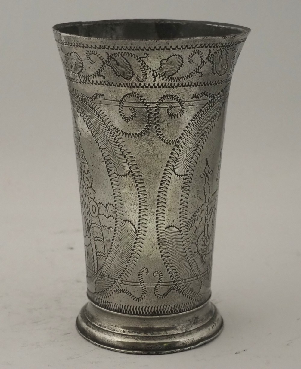 ANTIQUE DUTCH PEWTER WILLIAM & MARY PORTRAIT BEAKER, CIRCA 1689. View III