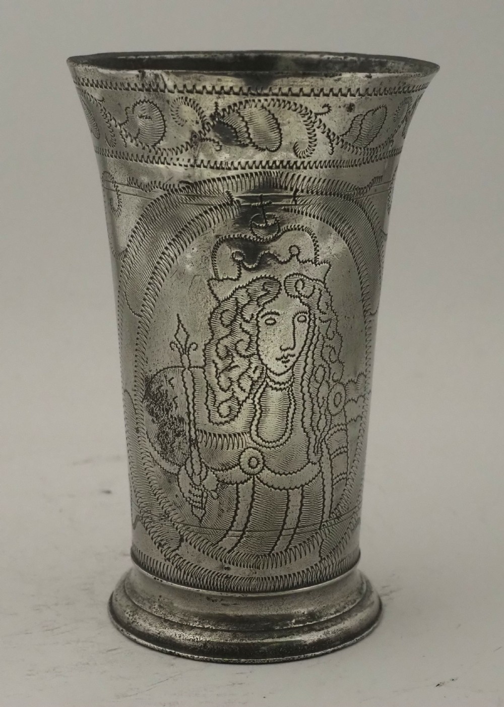 ANTIQUE DUTCH PEWTER WILLIAM & MARY PORTRAIT BEAKER, CIRCA 1689. View V