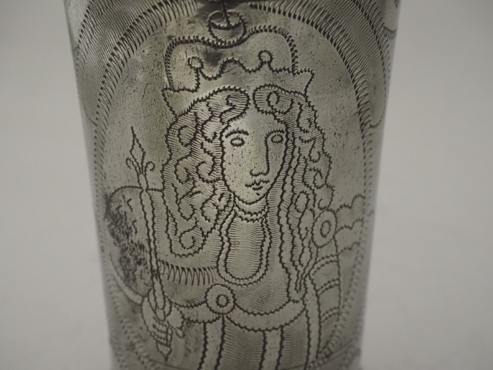 ANTIQUE DUTCH PEWTER WILLIAM & MARY PORTRAIT BEAKER, CIRCA 1689. View VII