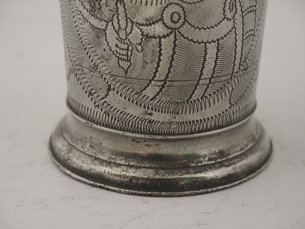 ANTIQUE DUTCH PEWTER WILLIAM & MARY PORTRAIT BEAKER, CIRCA 1689. View VIII