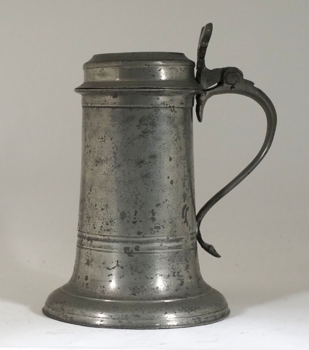 ANTIQUE ENGLISH PEWTER CHURCH FLAGON BY JOHN WEBBER I OF BARNSTAPLE, DEVON. 1662 - 1703.