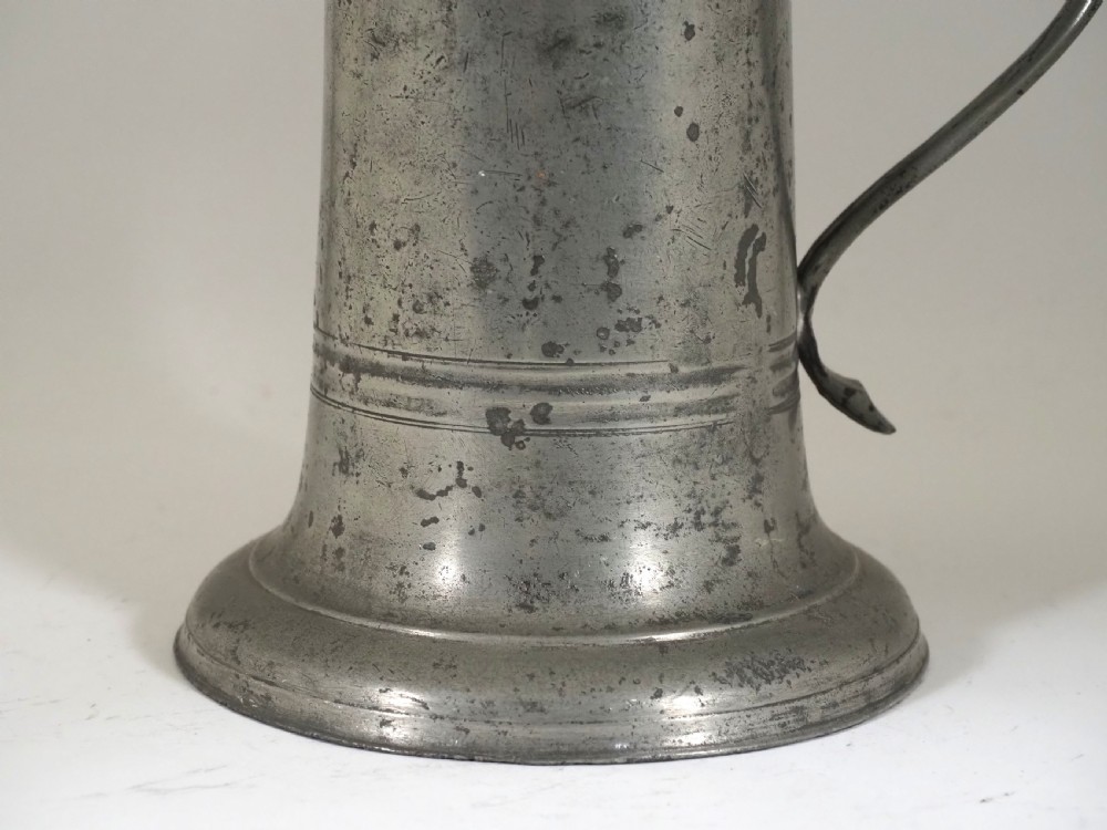 ANTIQUE ENGLISH PEWTER CHURCH FLAGON BY JOHN WEBBER I OF BARNSTAPLE, DEVON. 1662 - 1703. View III