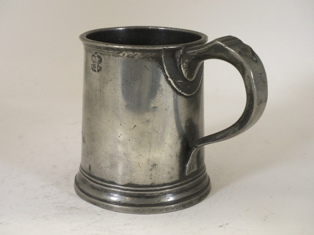 ANTIQUE ENGLISH PEWTER 1 PINT MEASURE BY JOHN FOSTER, 1789 - 1837.