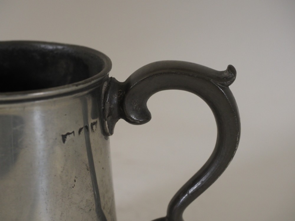 ANTIQUE ENGLISH PEWTER 1 PINT TAVERN MUG BY SUSANNAH COCKS OF LONDON, CIRCA 1830. View V