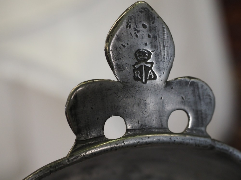 ANTIQUE FRENCH PEWTER PORRINGER, MAKER'S CROWNED HAMMER MARK, CIRCA 1600. View VII