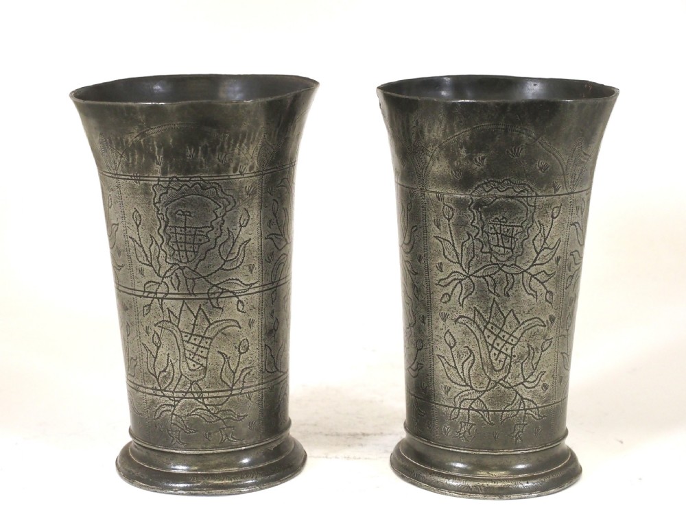 A PAIR OF ANTIQUE DUTCH PEWTER WRIGGLE WORK DECORATED BEAKERS, CIRCA 1750. View II