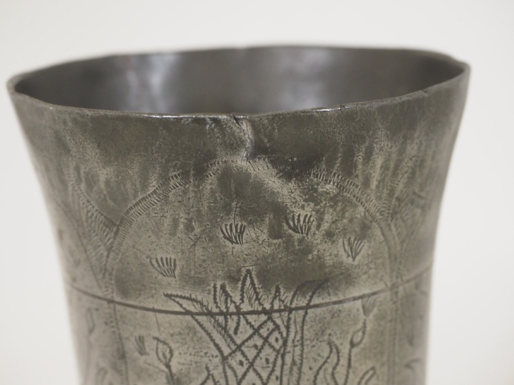 A PAIR OF ANTIQUE DUTCH PEWTER WRIGGLE WORK DECORATED BEAKERS, CIRCA 1750. View X