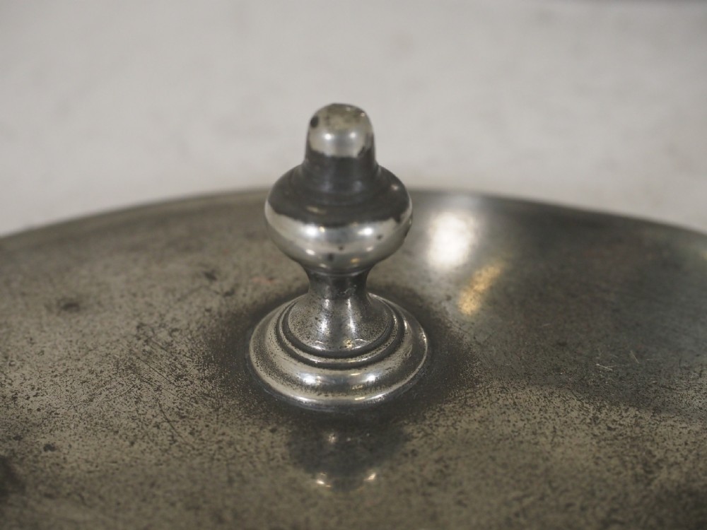 ANTIQUE ENGLISH PEWTER GEORGIAN TEA CADDY, WITH PRESSER, MAKER R P CIRCA 1780. View VIII