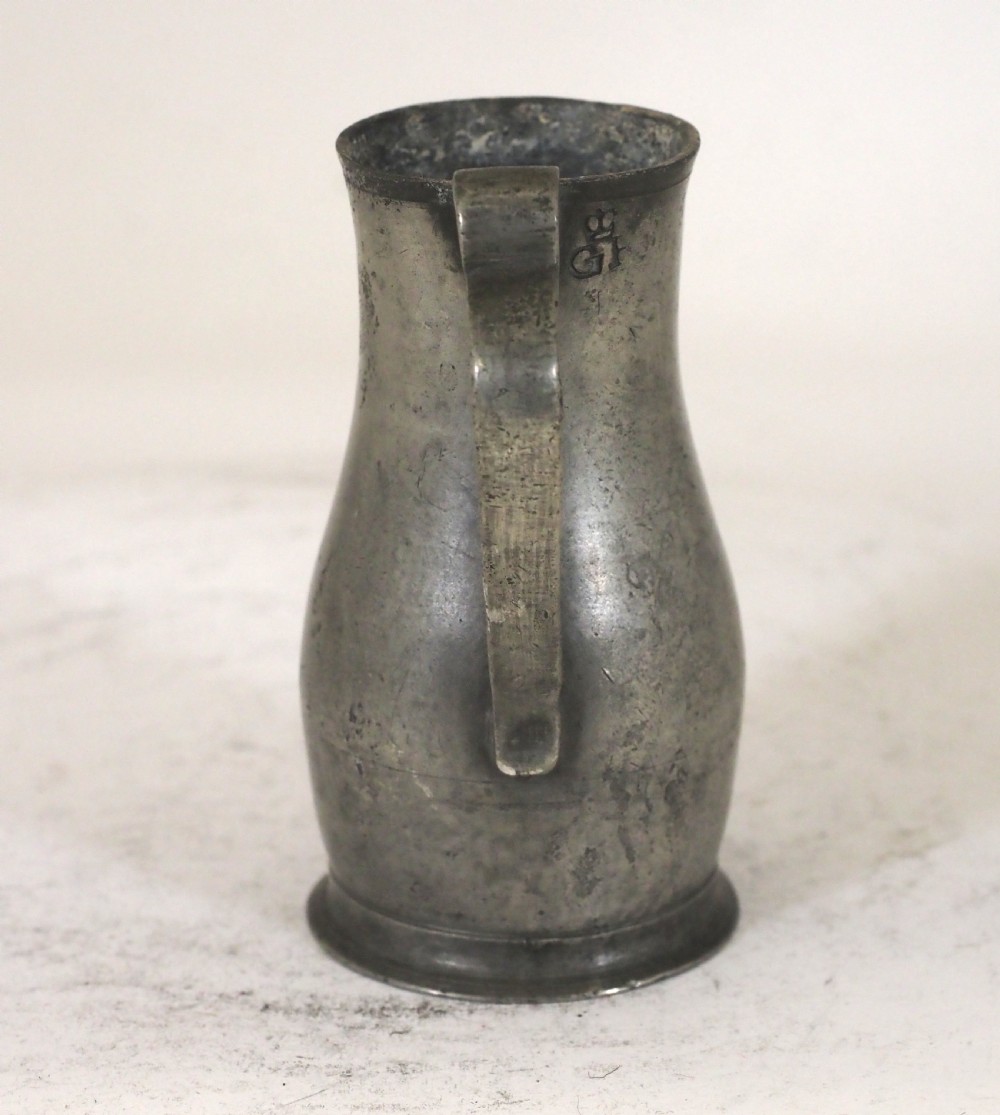 ANTIQUE JERSEY PEWTER LIDLESS MEASURE OF 'NOGGIN' CAPACITY, CIRCA 1800 View II