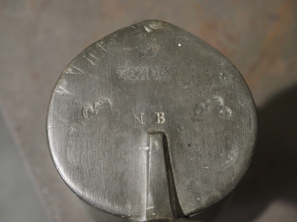 ANTIQUE GUERNSEY PEWTER 1 PINT LIDDED FLAGON BY CARTER, CIRCA 1750. View IX