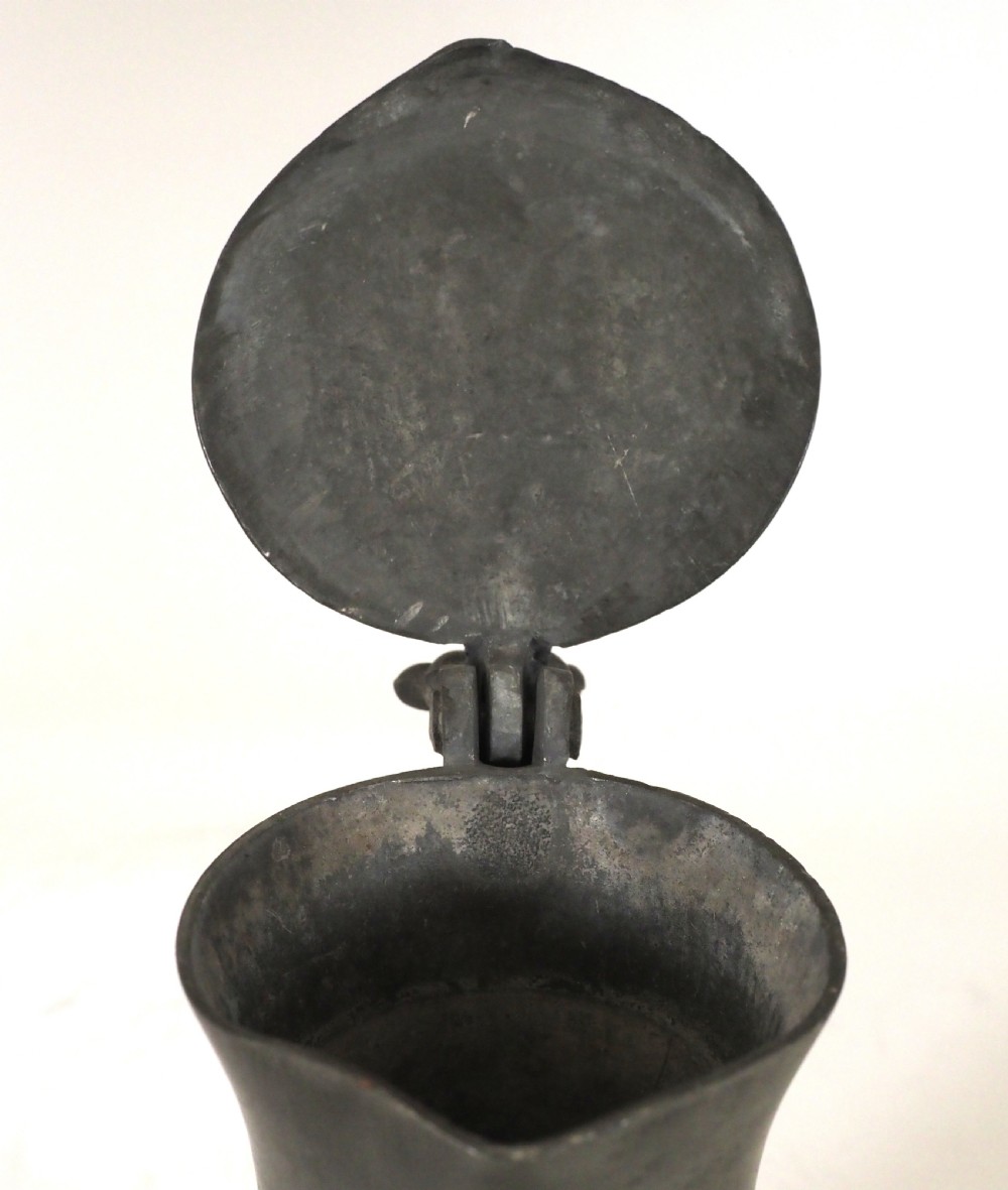 ANTIQUE GUERNSEY PEWTER 1 PINT LIDDED FLAGON BY CARTER, CIRCA 1750. View X