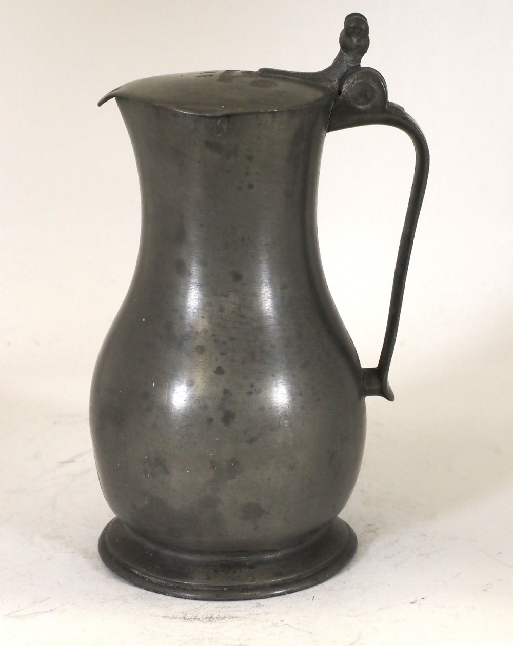 ANTIQUE GUERNSEY PEWTER 1/2 POT LIDDED FLAGON BY NICOLAS Le CHEMINANT, CIRCA 1800.