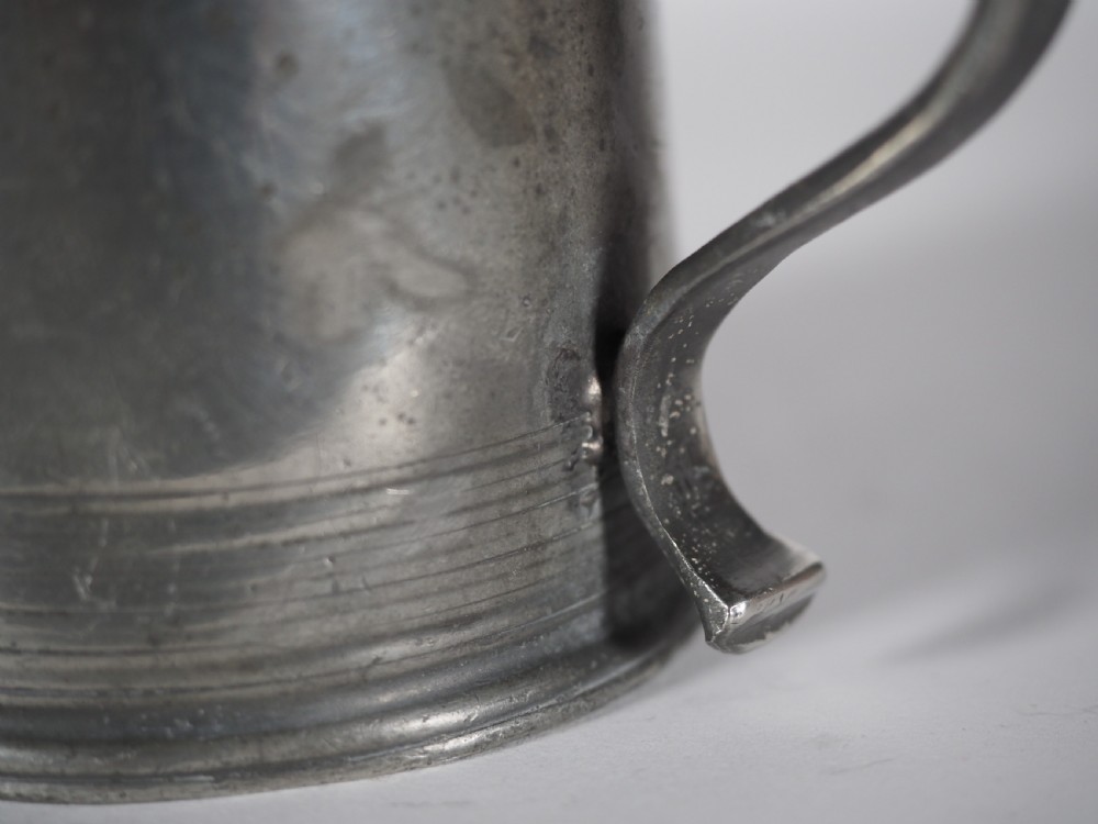 ANTIQUE ENGLISH PEWTER 3/4 PINT TAVERN MUG BY THOMAS DEAN ALDERSON, CIRCA 1820. View VIII