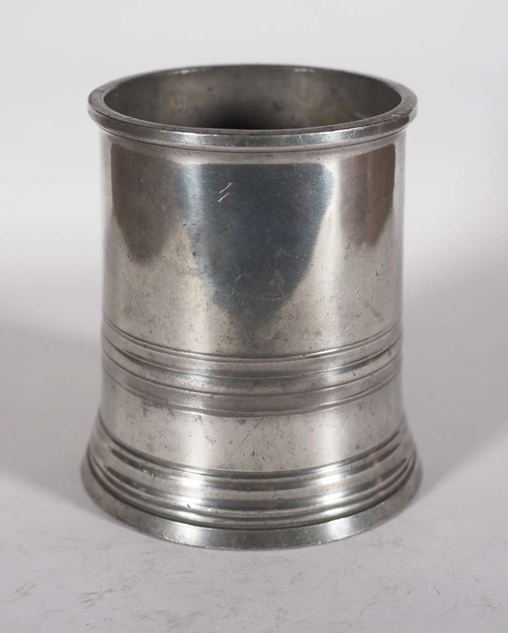 ANTIQUE ENGLISH PEWTER 1 PINT 'DRIP CATCHER / FUNNEL STAND' BY W R LOFTUS, CIRCA 1890.