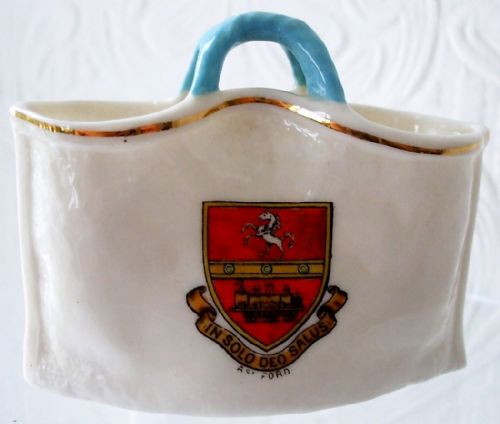 Antique W.H. Goss ~ Bass Basket ~ Ashford