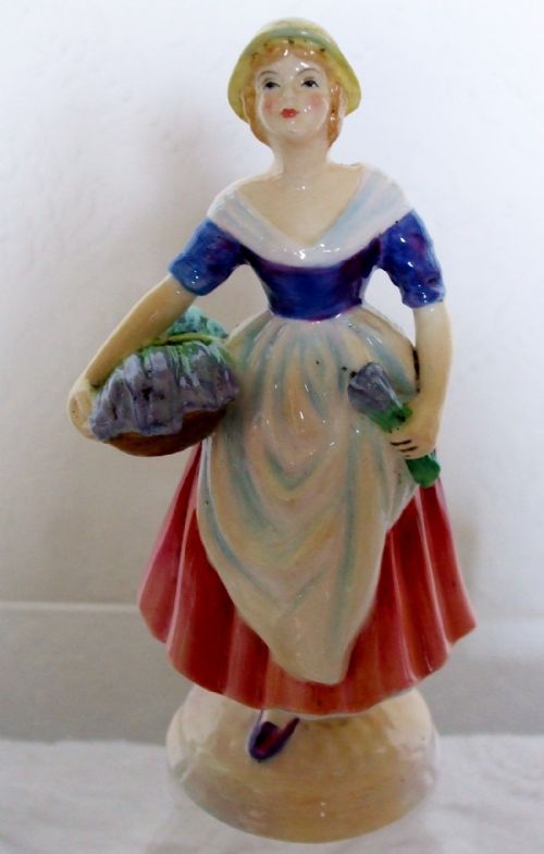 Paragon Porcelain Figurine ~ "London Cries !" ~ "Lavender Seller"