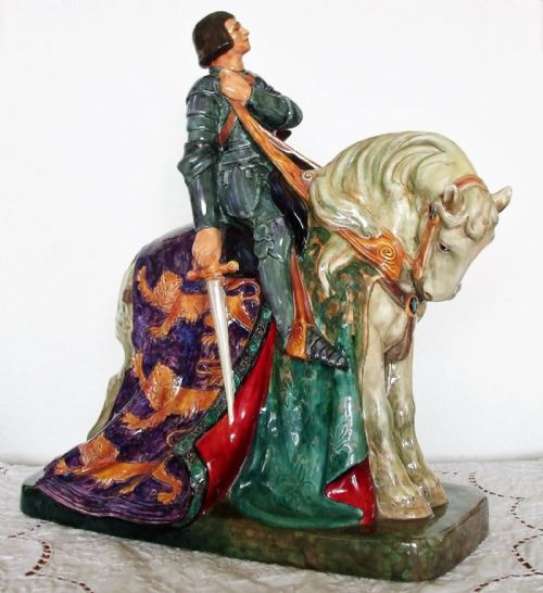 Royal Doulton Figurine "St. George" ~ HN 2067