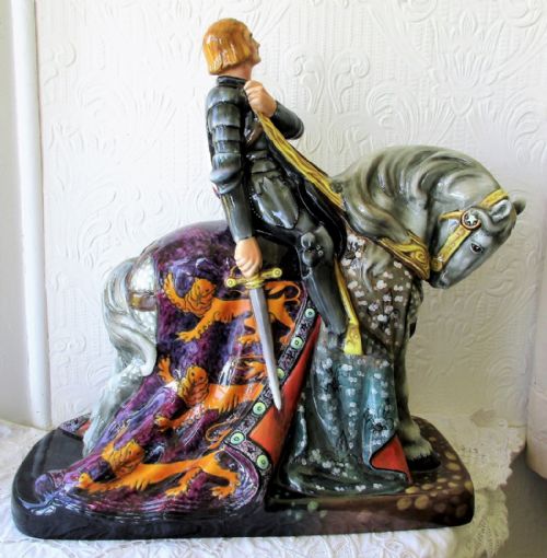 Royal Doulton English Character Figurine "St. George" ~ HN 2067