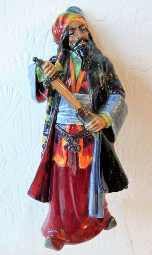 Vintage Royal Doulton English Porcelain Figurine ~ "Bluebeard" ~ HN 1528